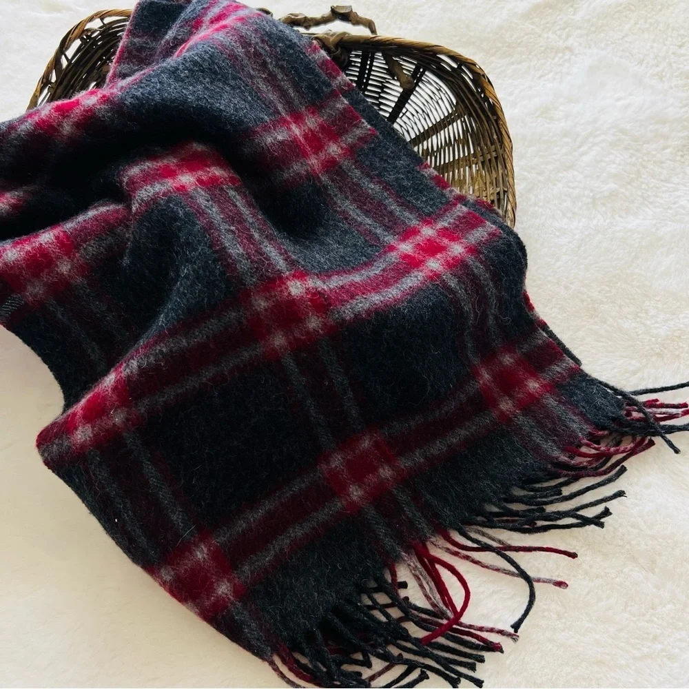 Nordstrom Men’s 100% Wool Plaid Red/Grey Scarf 72”x12” new no tag.