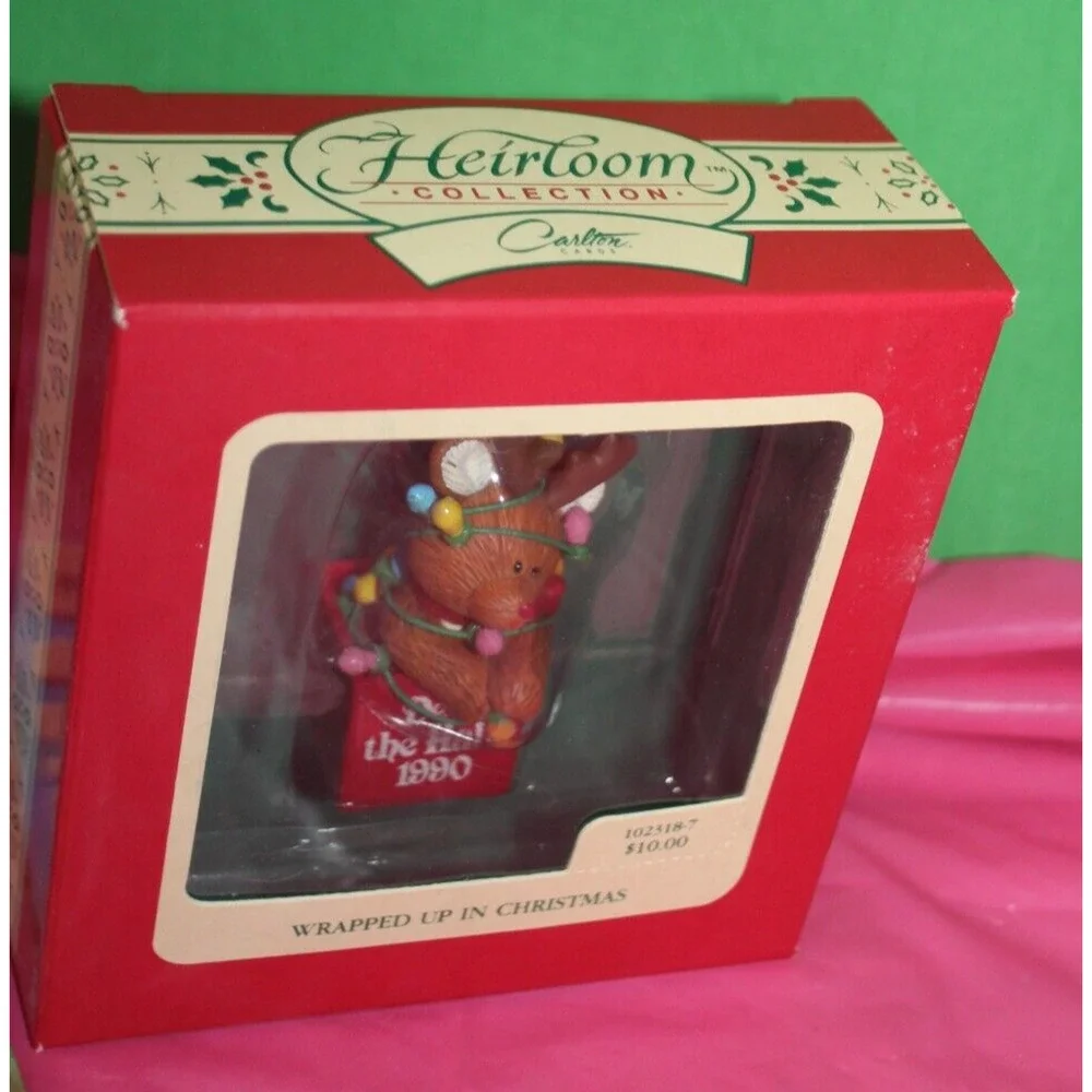 Carlton Heirloom Wrapped Up In Christmas Vintage Deck Halls Holiday Ornament 90