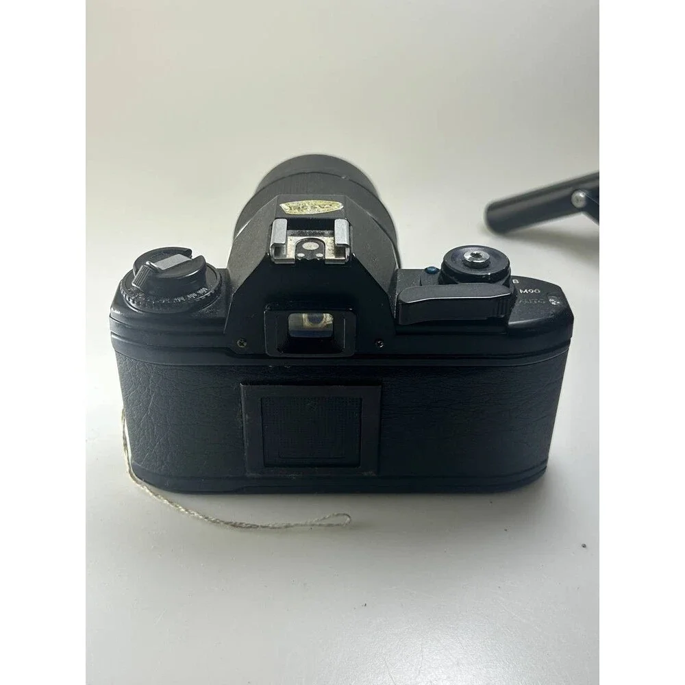 Nikon em introduced
