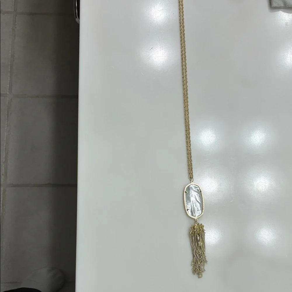 Kendra Scott lovely necklace