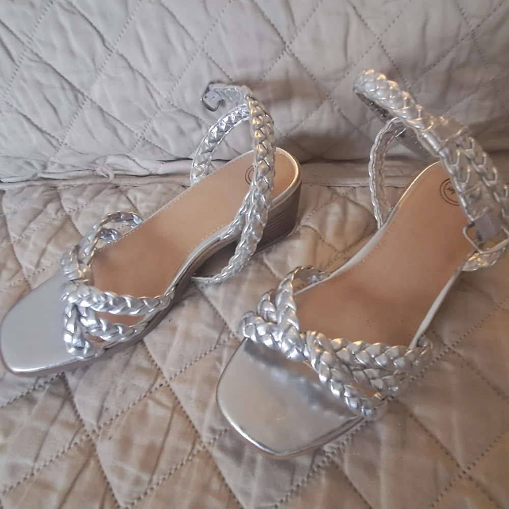 Wonder Nation Silver Braided Sandals