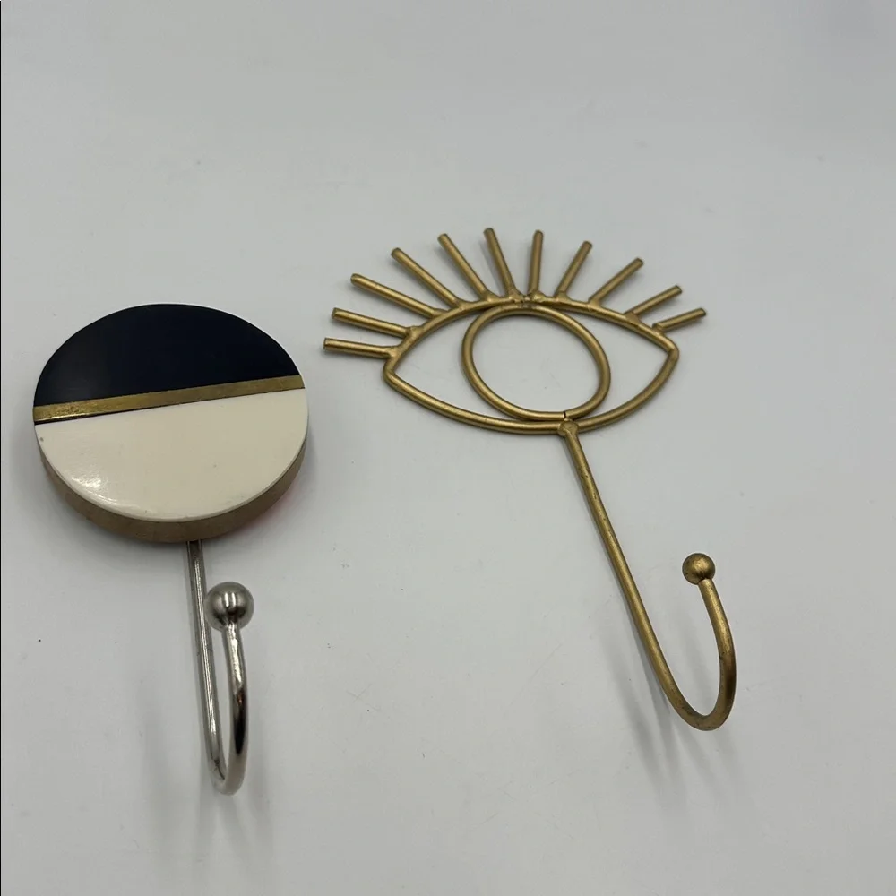 N/A two hooks