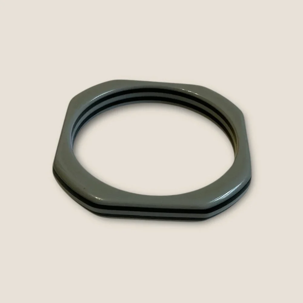 Vintage this bakelite