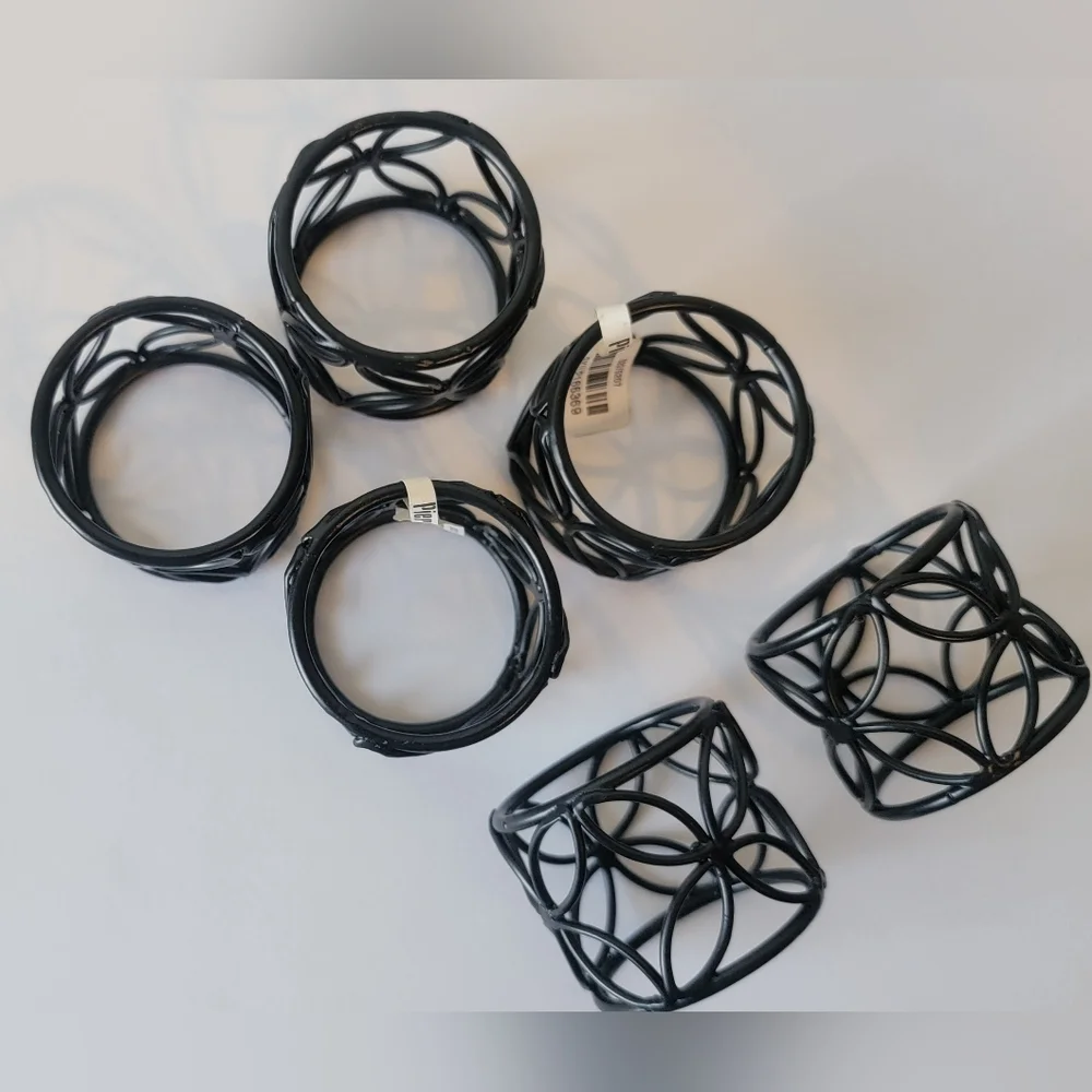 NWT/NWOT Pier 1 Set of 6 Black Scroll Napkin Rings