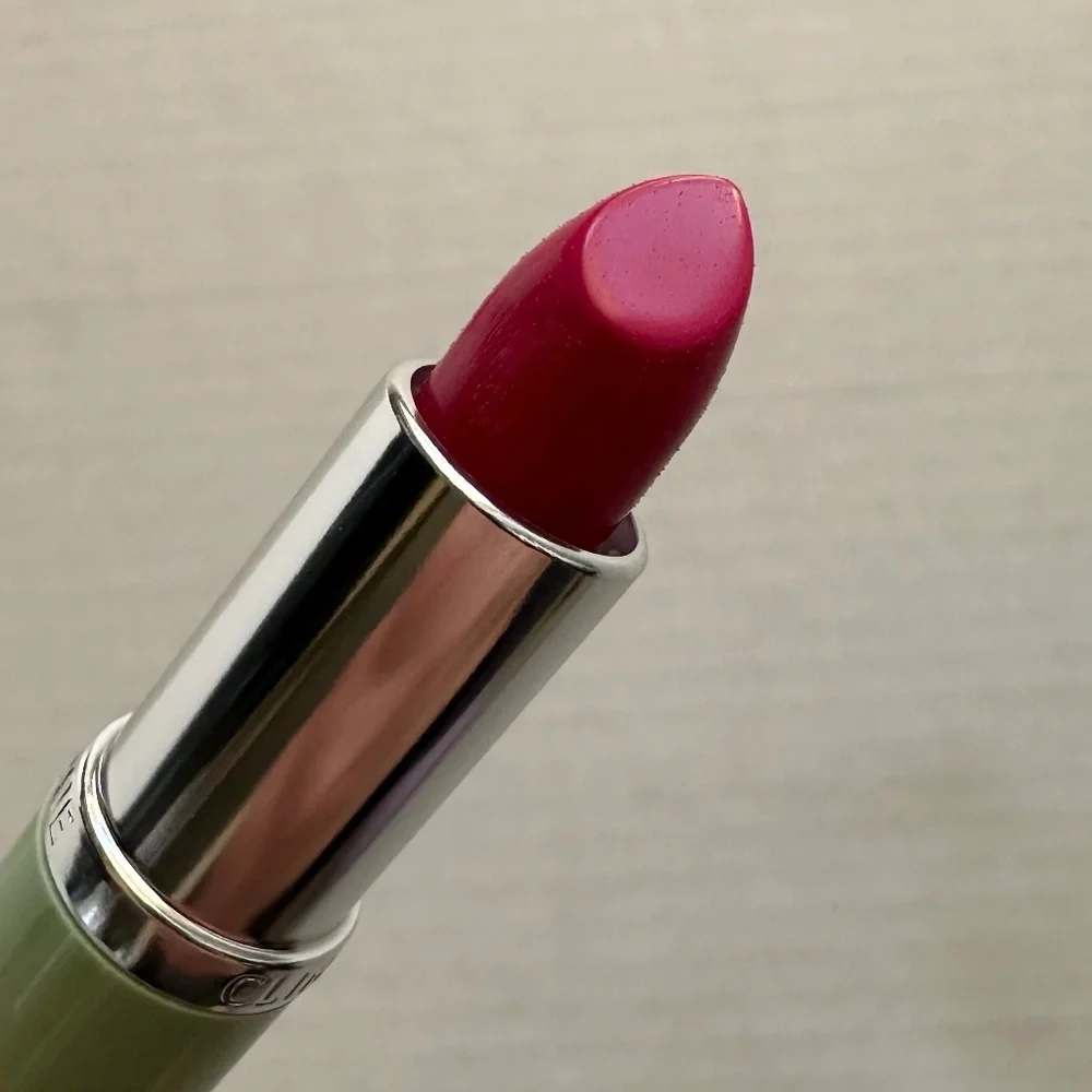 Clinique Long Last Soft Matte Lipstick in Matte Magenta
