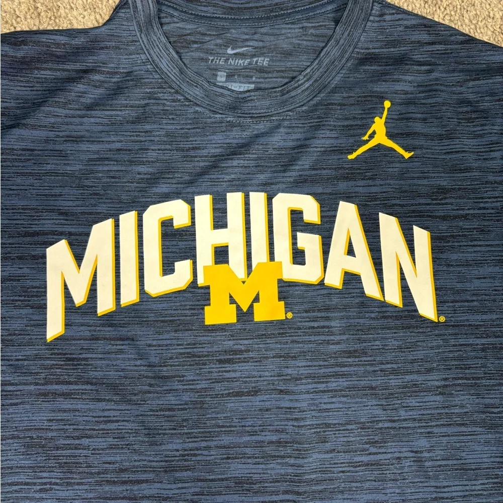 Nike dri fit u of m michigan air jordan tshirt‎