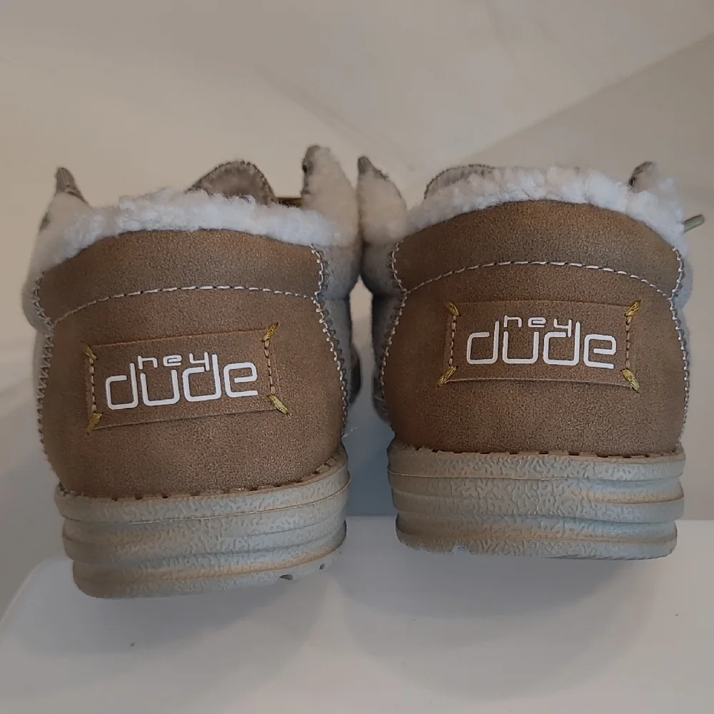 Hey Dude hey dude