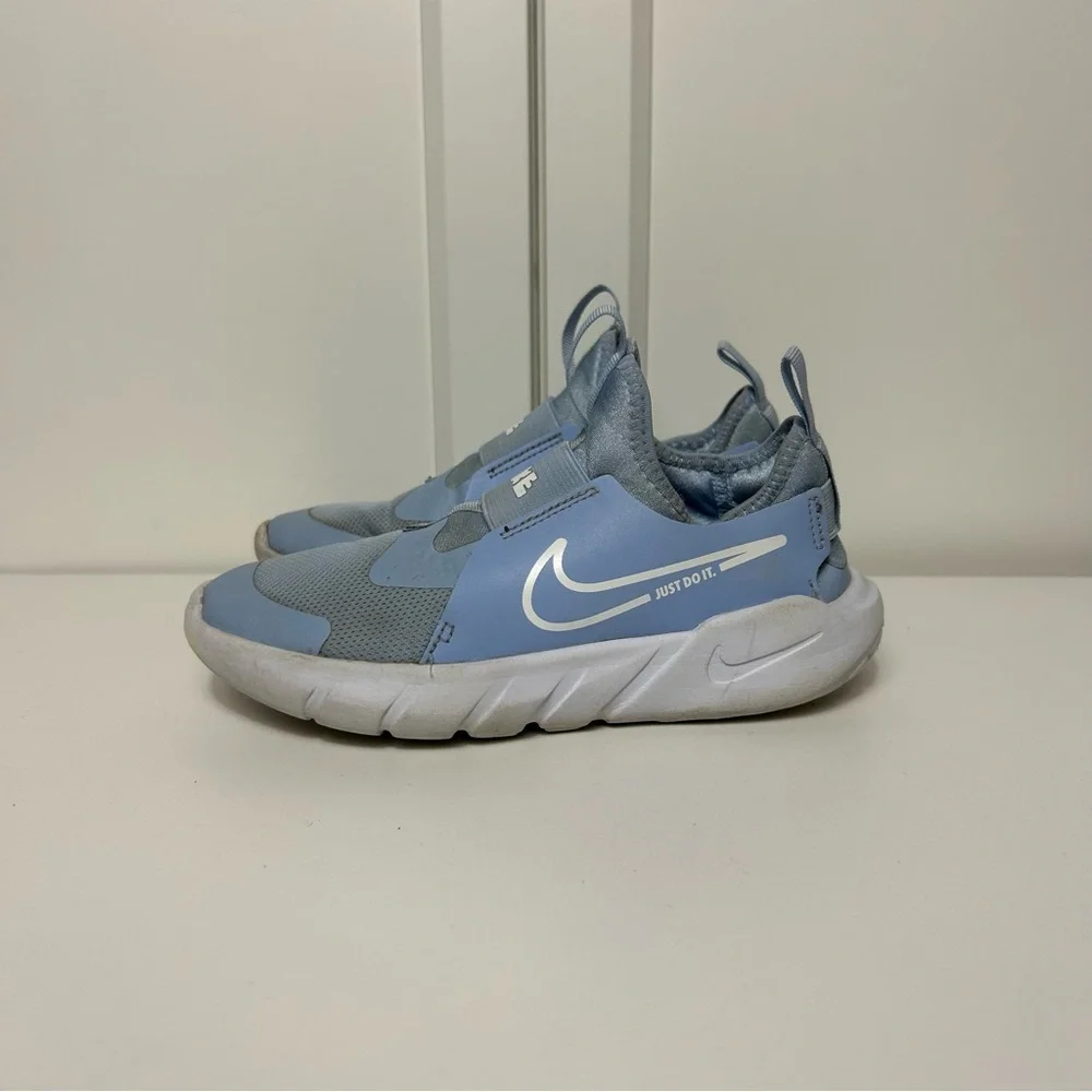 Nike flex runner pastel purple slip on
