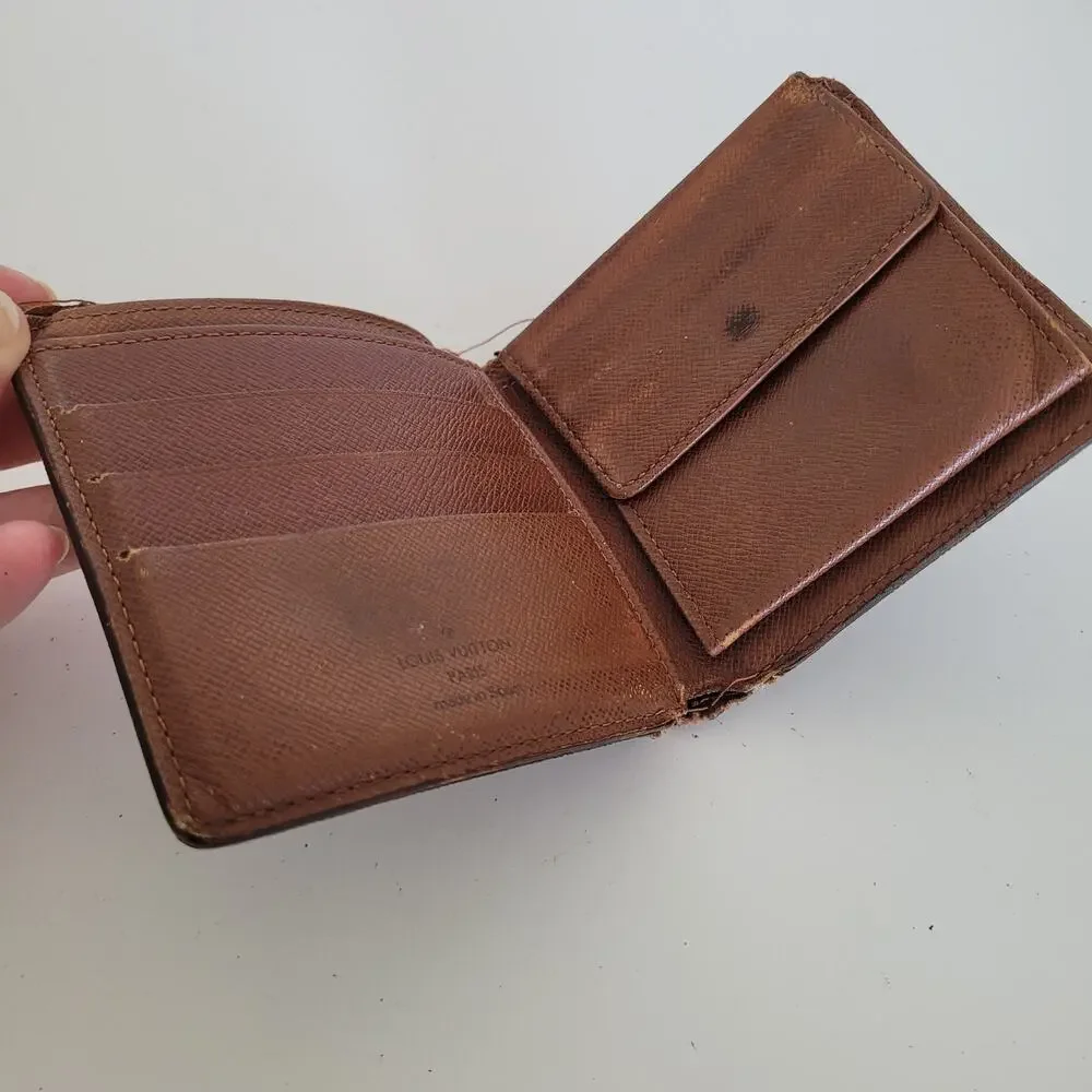 Louis Vuitton fold compartments monogram