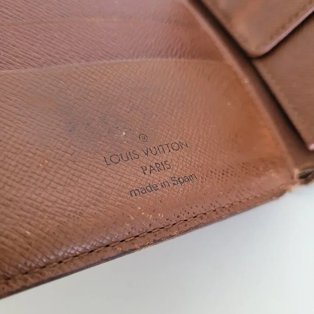 Louis Vuitton depth width