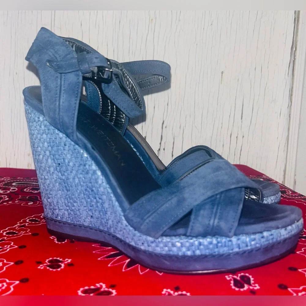 💙💙STUART WEITZMAN ELEVATE BLUE SUEDE WEDGE SANDALS💙