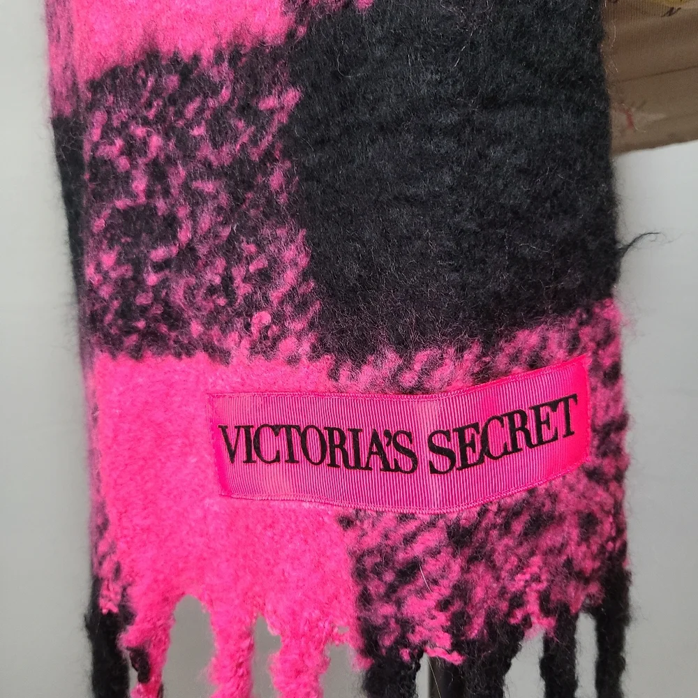 PINK Victorias Secret elevate your