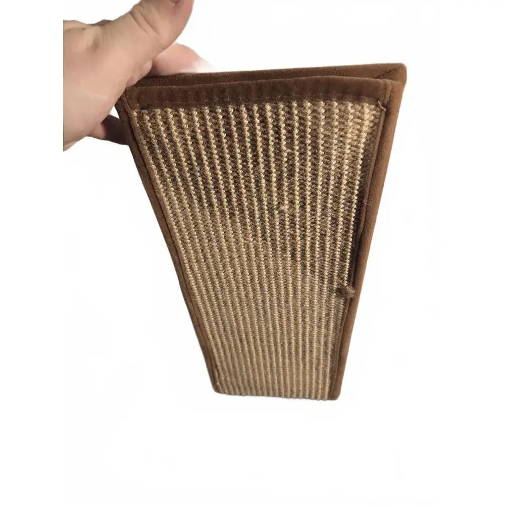Vertical Sisal Cat Scratcher | 10/2020 - JuiJiang Ivzhouyuan Wood Industries