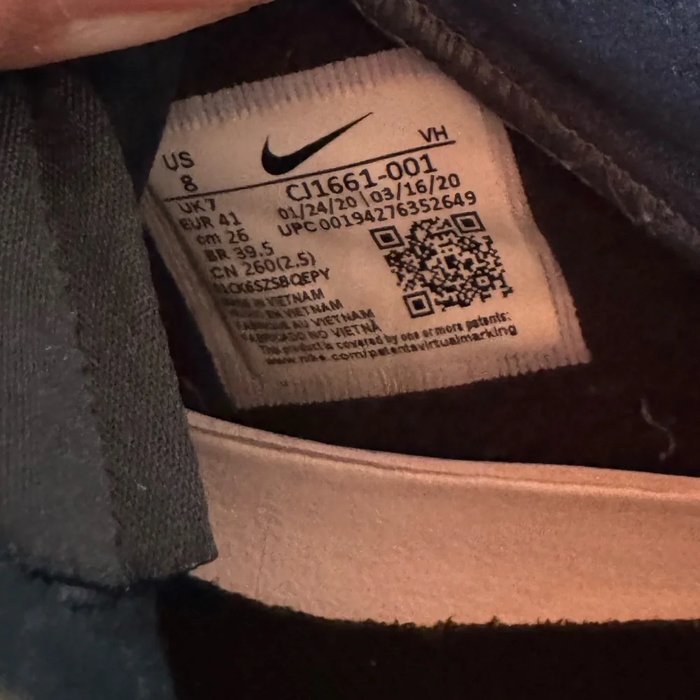 Nike bruin react sb Nike Black and White Athletic Shoes