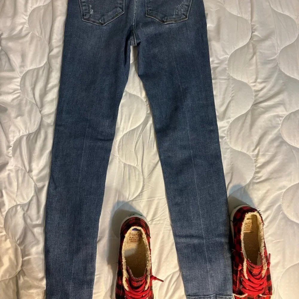 Judy Blue Jeans Size 2 Inseam 28 inches Skinny with 8.5 Blowfish Shoes