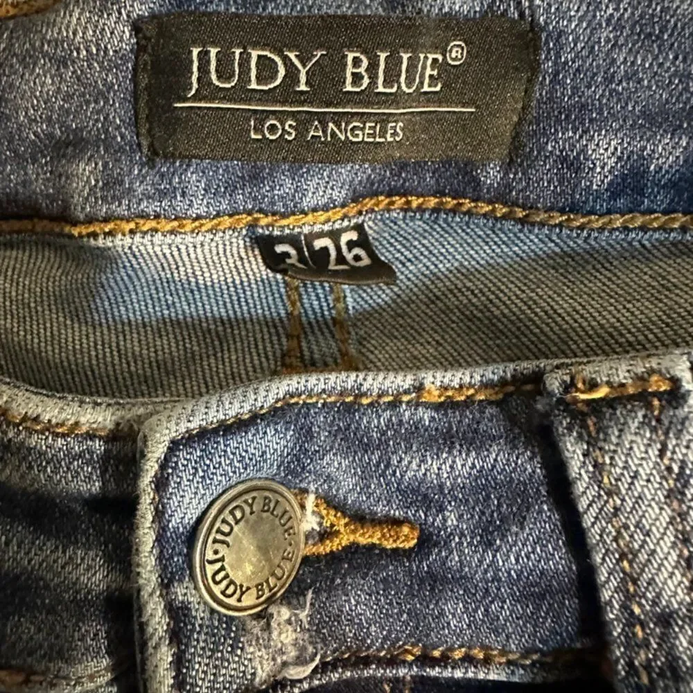 Judy Blue Jeans Size 2 Inseam 28 inches Skinny with 8.5 Blowfish Shoes