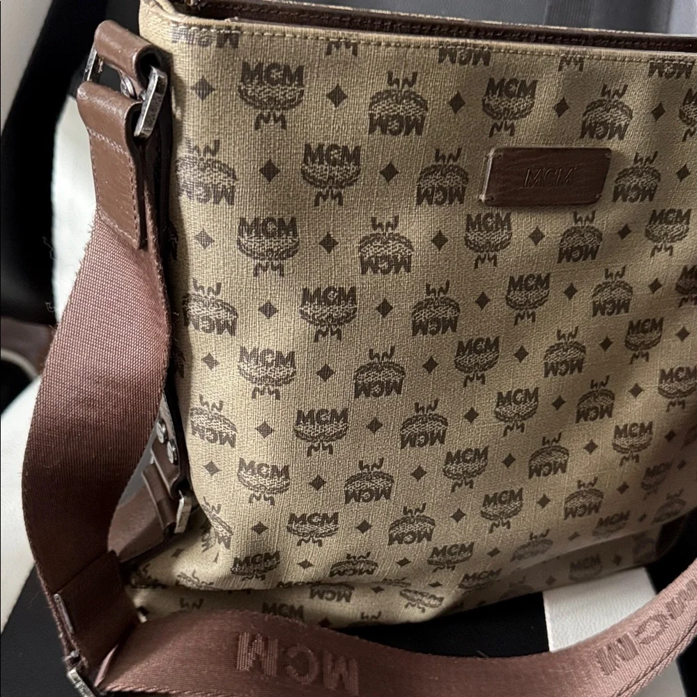 MCM elegant unisex