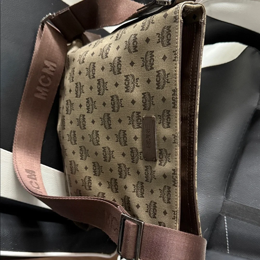 MCM elegant unisex