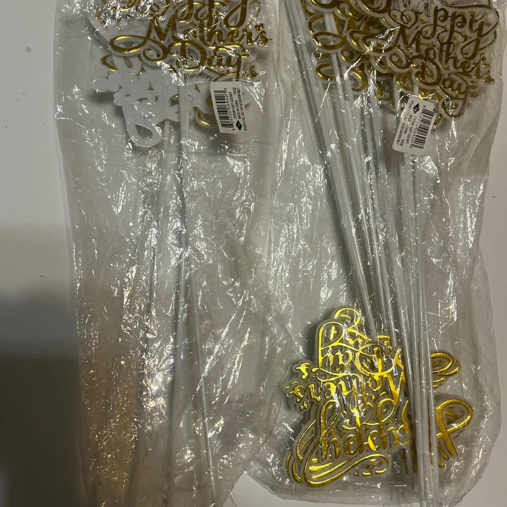 Gold Mother's Day Cake Topper 15 pc