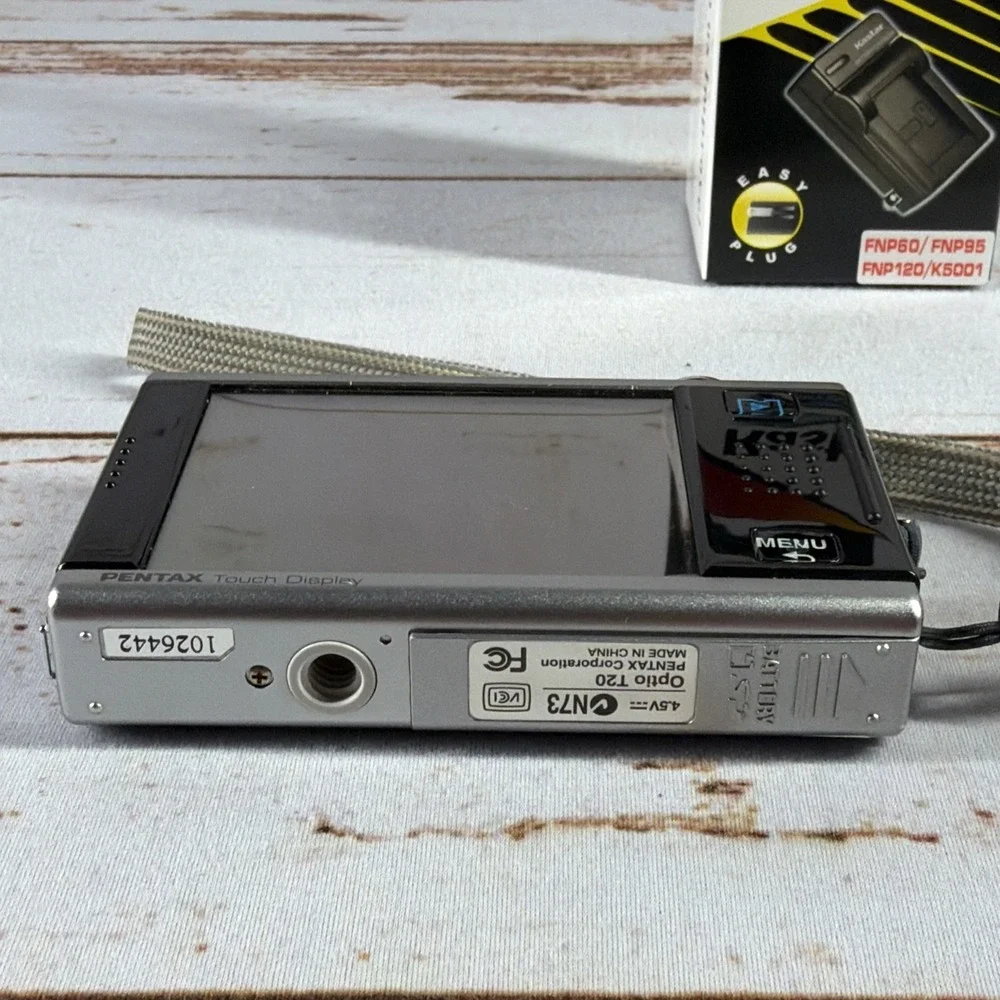 Pentax Optio T20 Digital Camera Silver 7MP Compact Tested Battery Lock Broken