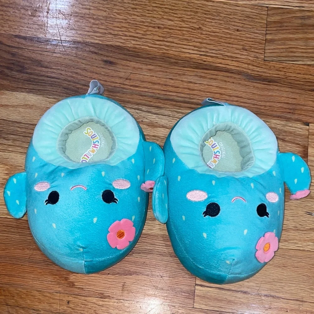 NEW Girls Graciela Cactus Squishmallows Teal Kids Plush Slippers M 13 / 1