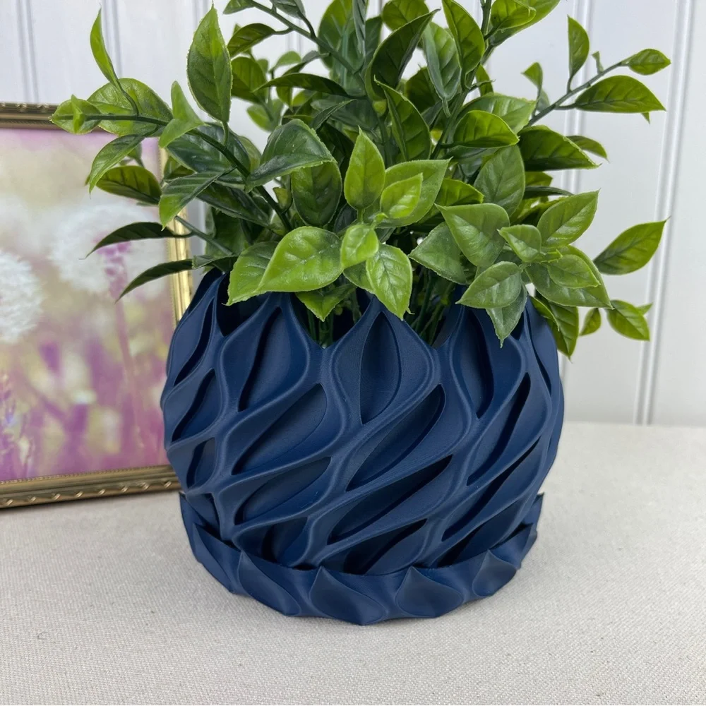 Modern Geometric Planter Pot, Twisted Planter Pot, Small Indoor Flower Pot