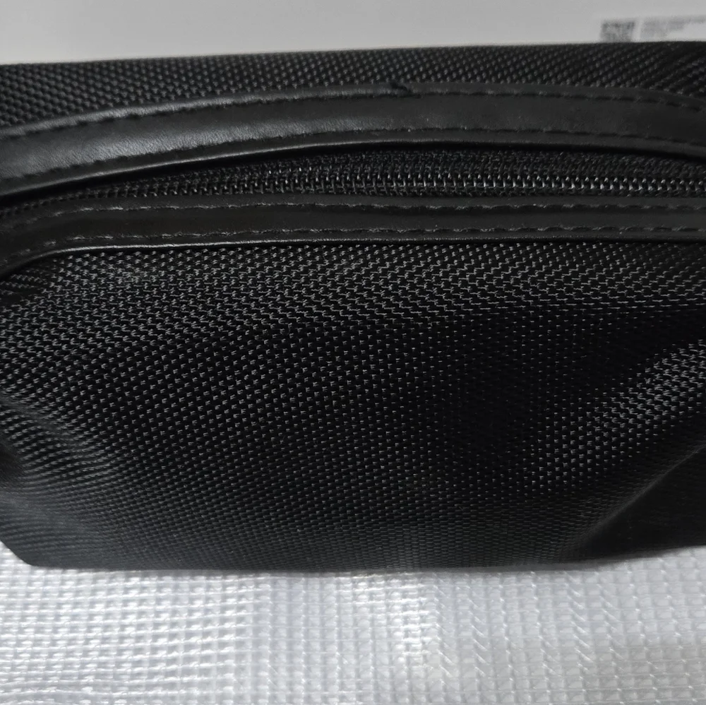 Tumi sleek compact