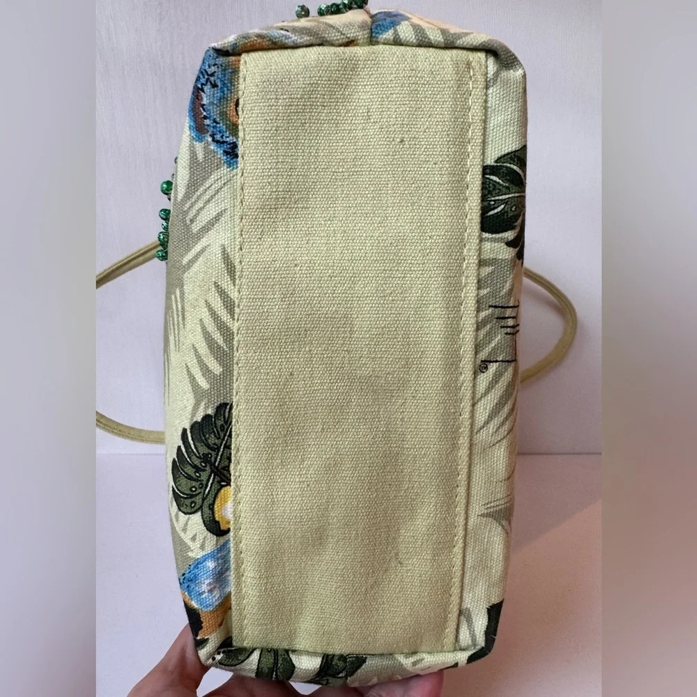 canvas shoulder