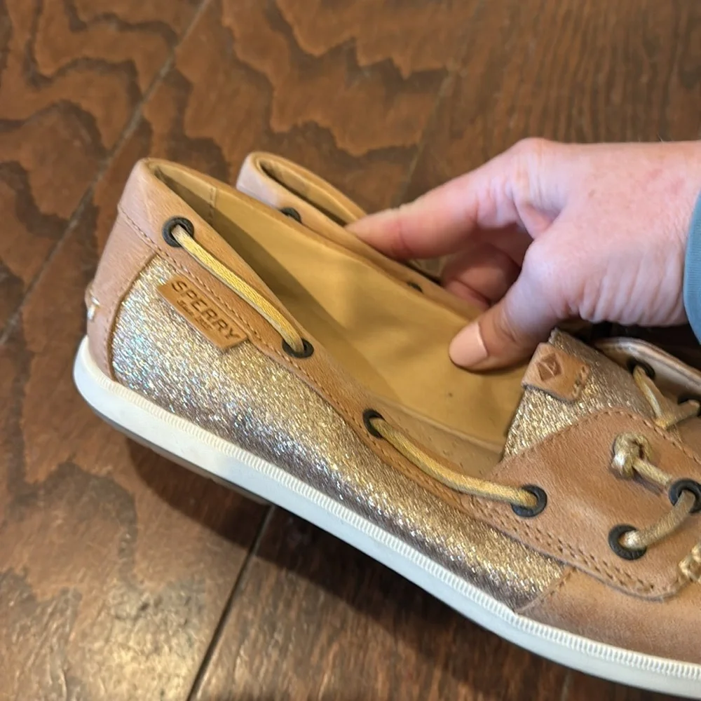 Sperry’s gold glitter top sliders, size 8.5