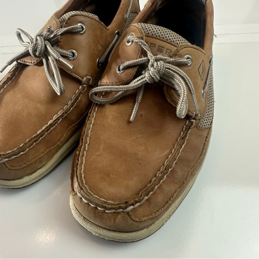 Sperry classic top