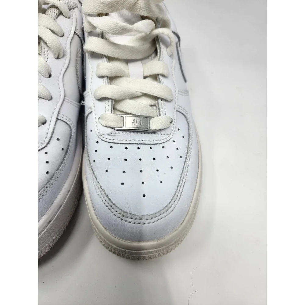 Nike shown wear scratches