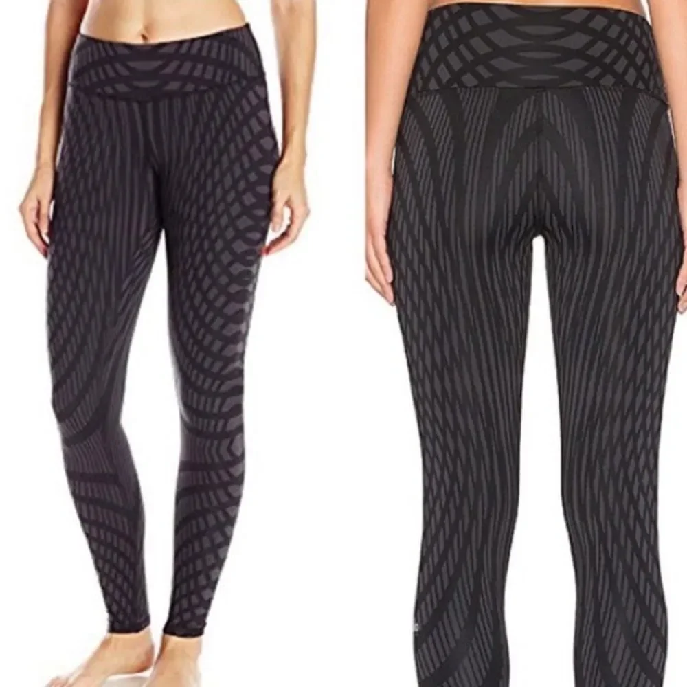 ALO YOGA High-Waist Airbrush Full length legging in Black Arches Size S