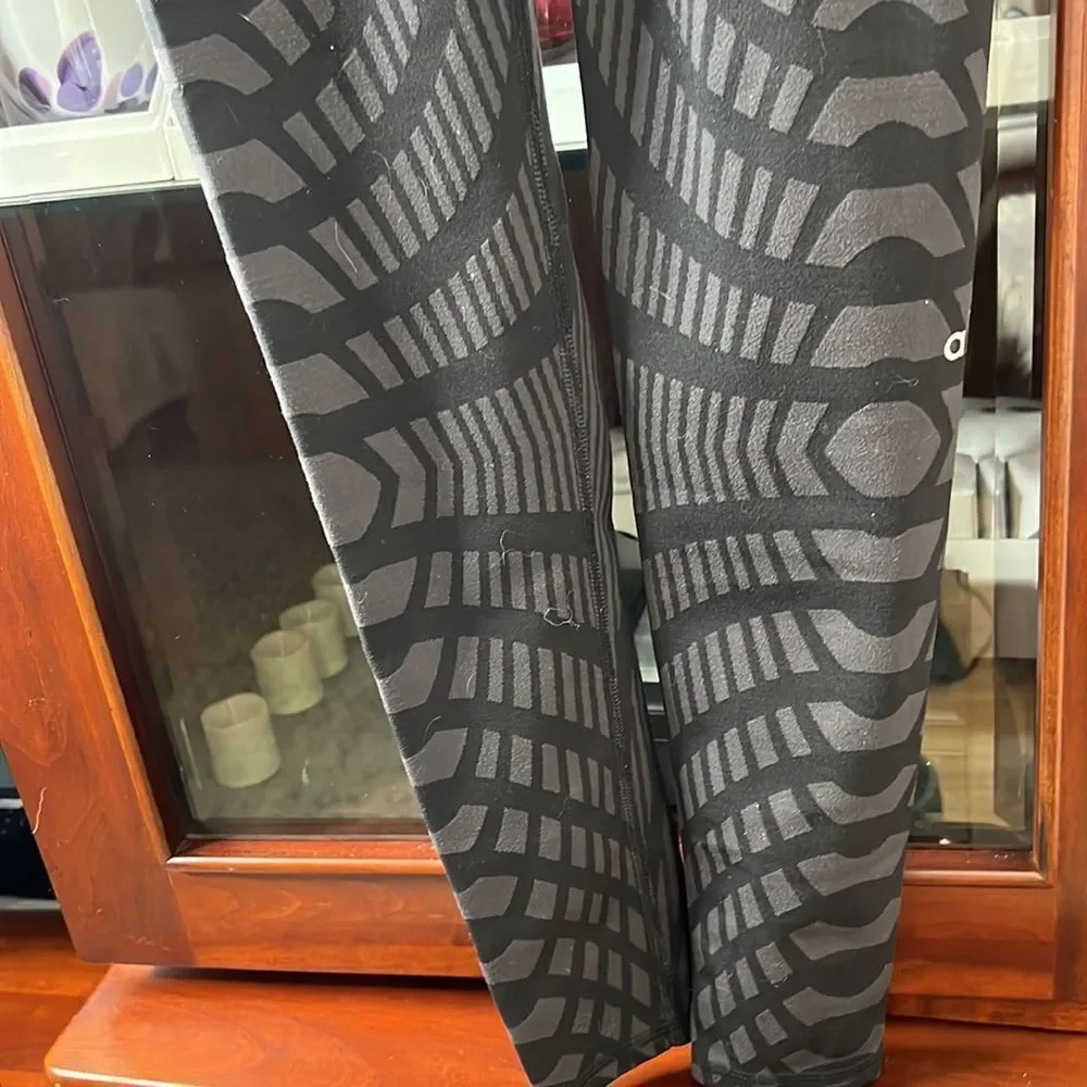 ALO YOGA High-Waist Airbrush Full length legging in Black Arches Size S