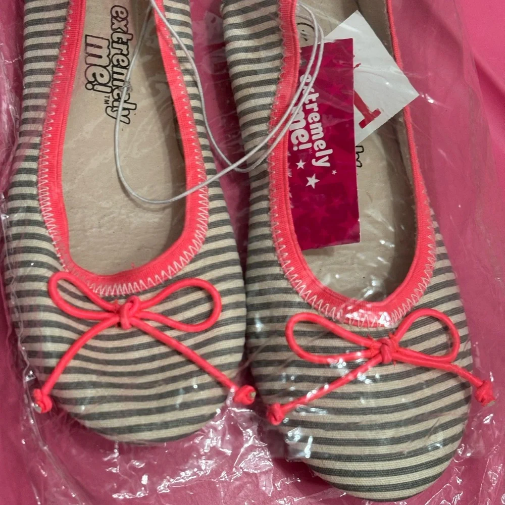 NWT Striped Ballet Flats with Pink Accents size 1 girls
