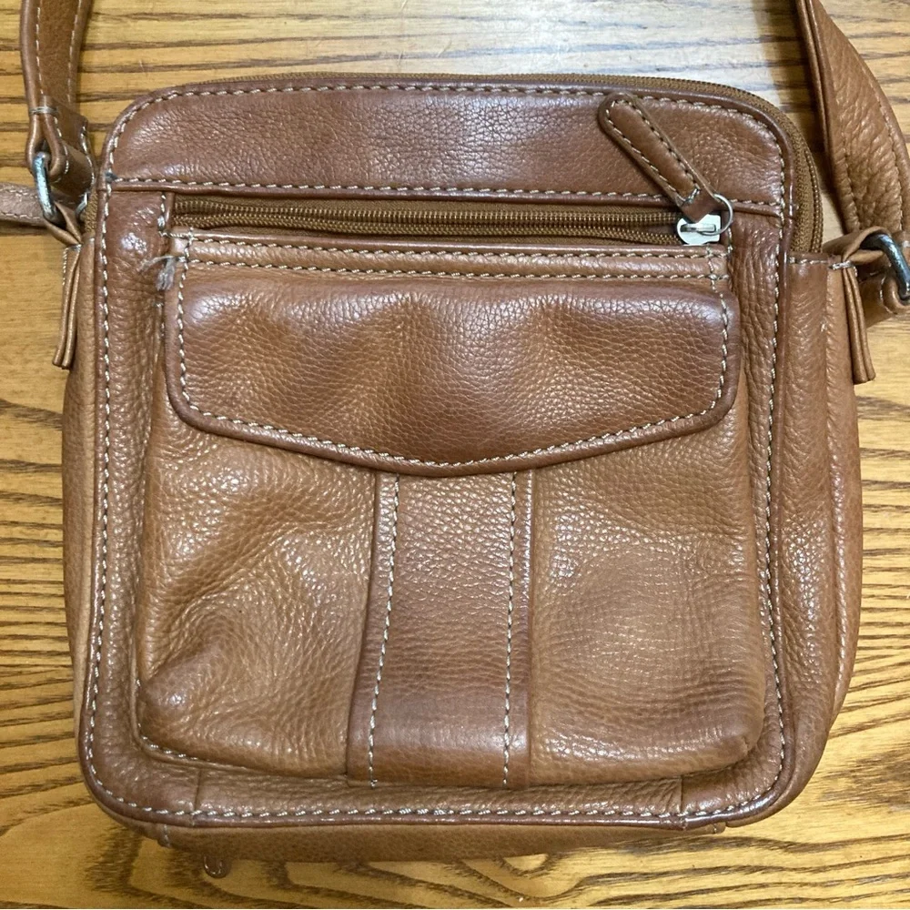 Fossil elegant messenger