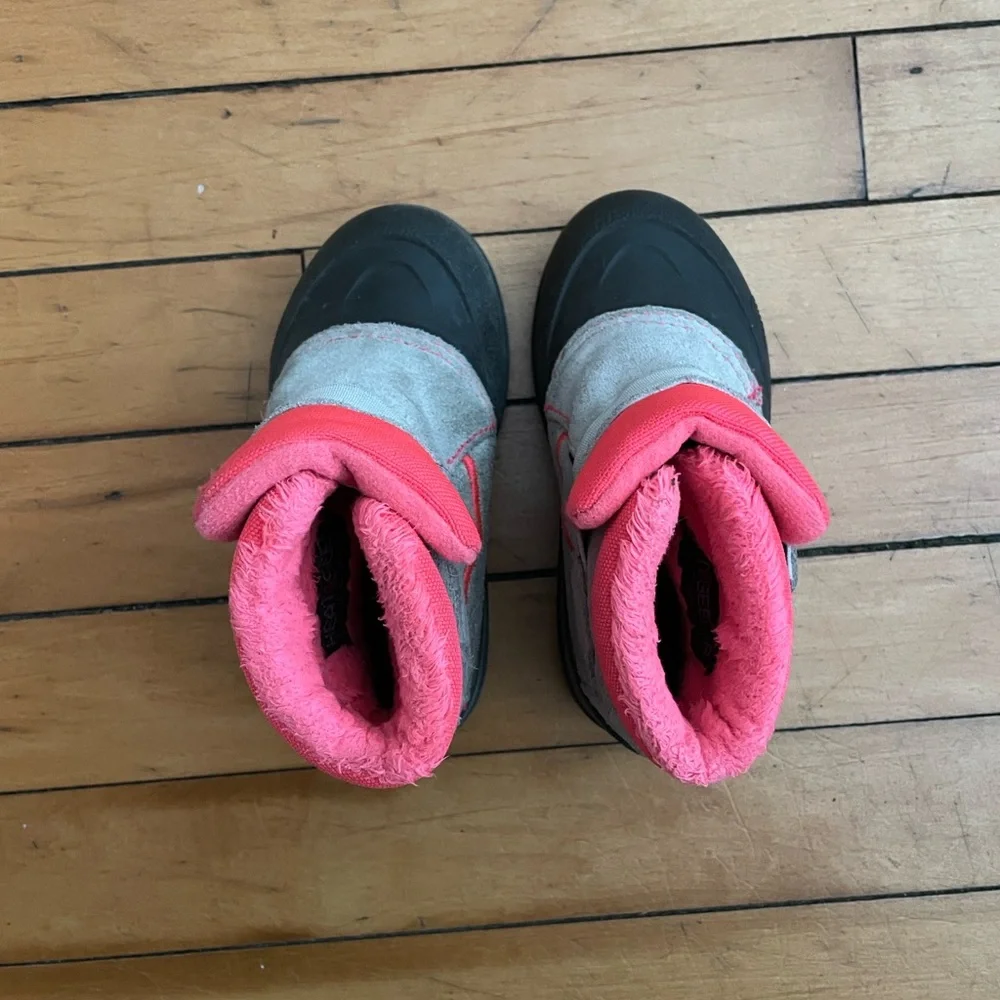 The North Face Alpenglow Toddler Boots Size US 8/Eur 25 Pink And Gray Girls
