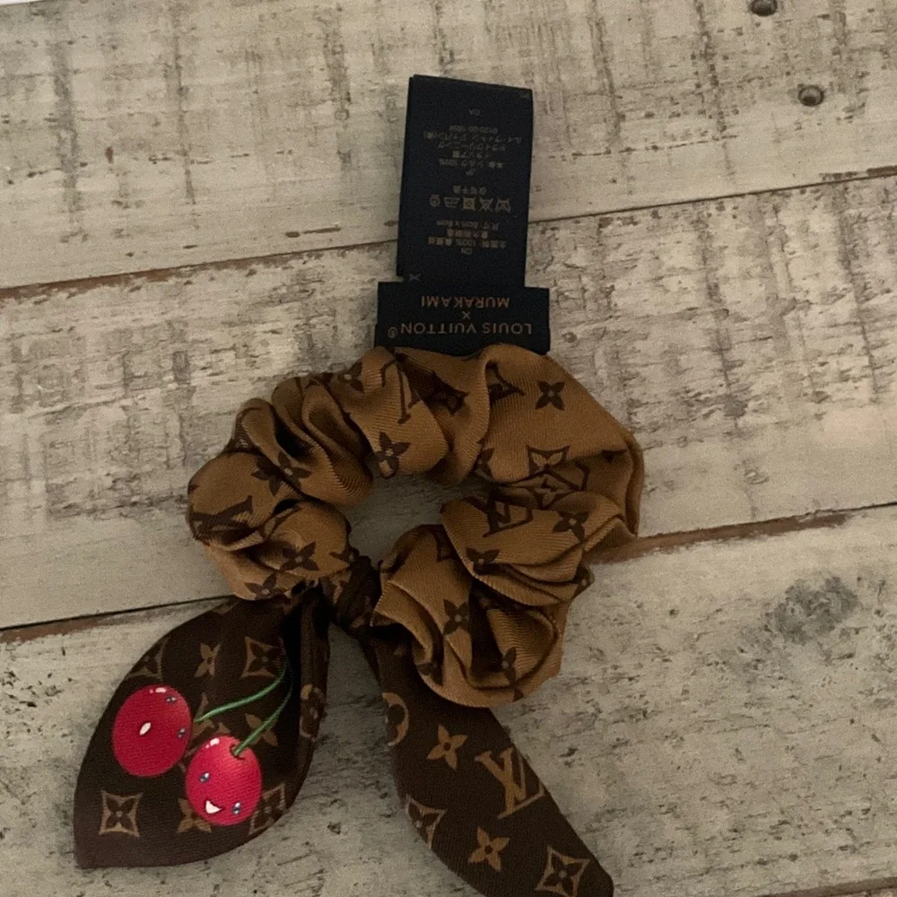 New! Louis Vuitton x Murakami 🍒collection Silk hair scrunchies!! 2025🍒