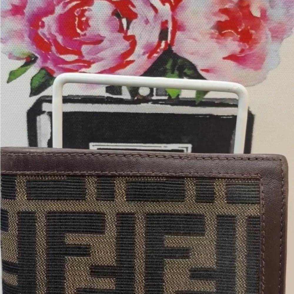 Fendi perfect wallet logo