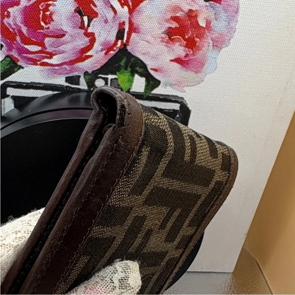 Fendi iconic wallet