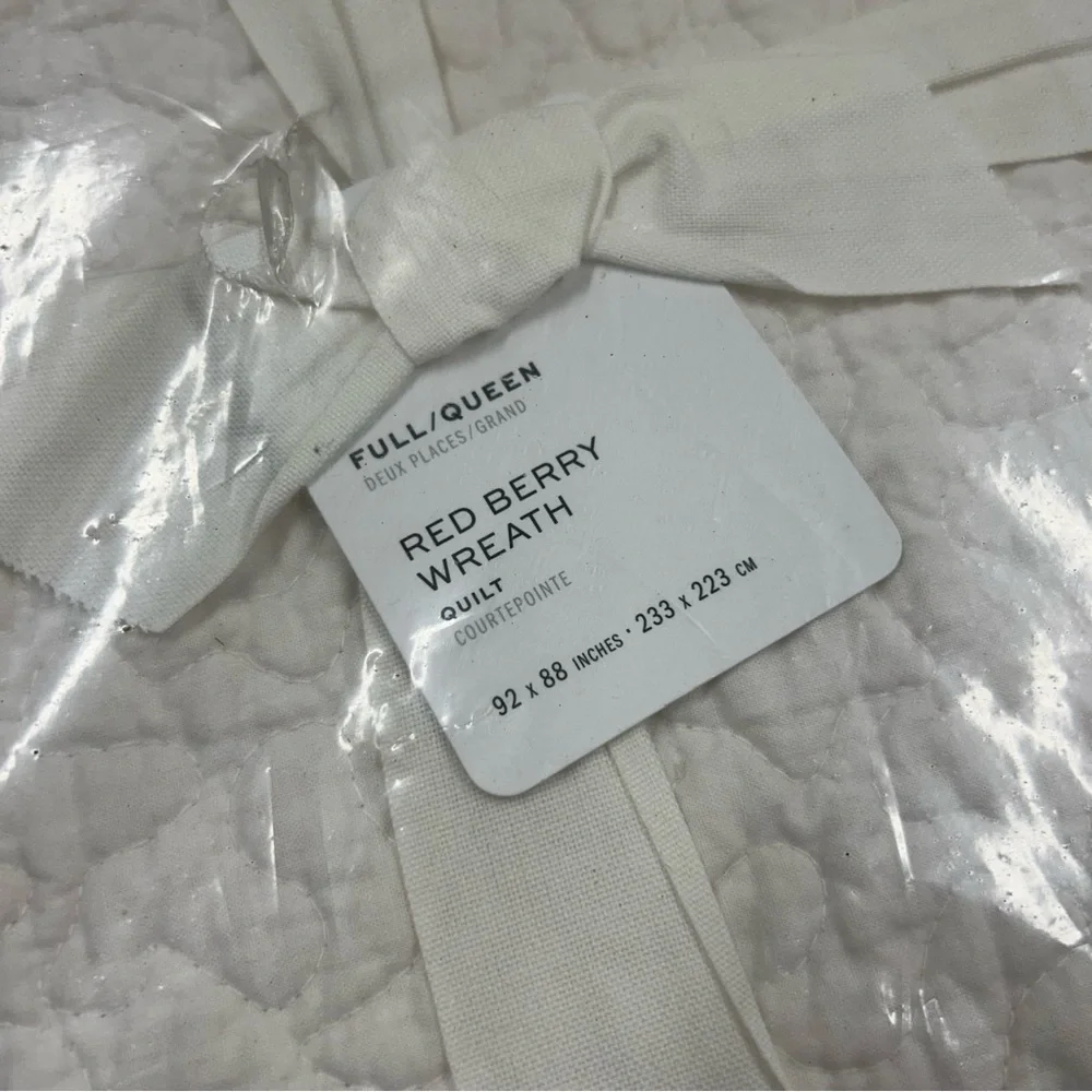 Pottery Barn Red Berry Wreath Quilt Bedding Embroidered Cardinal Full Queen NWT