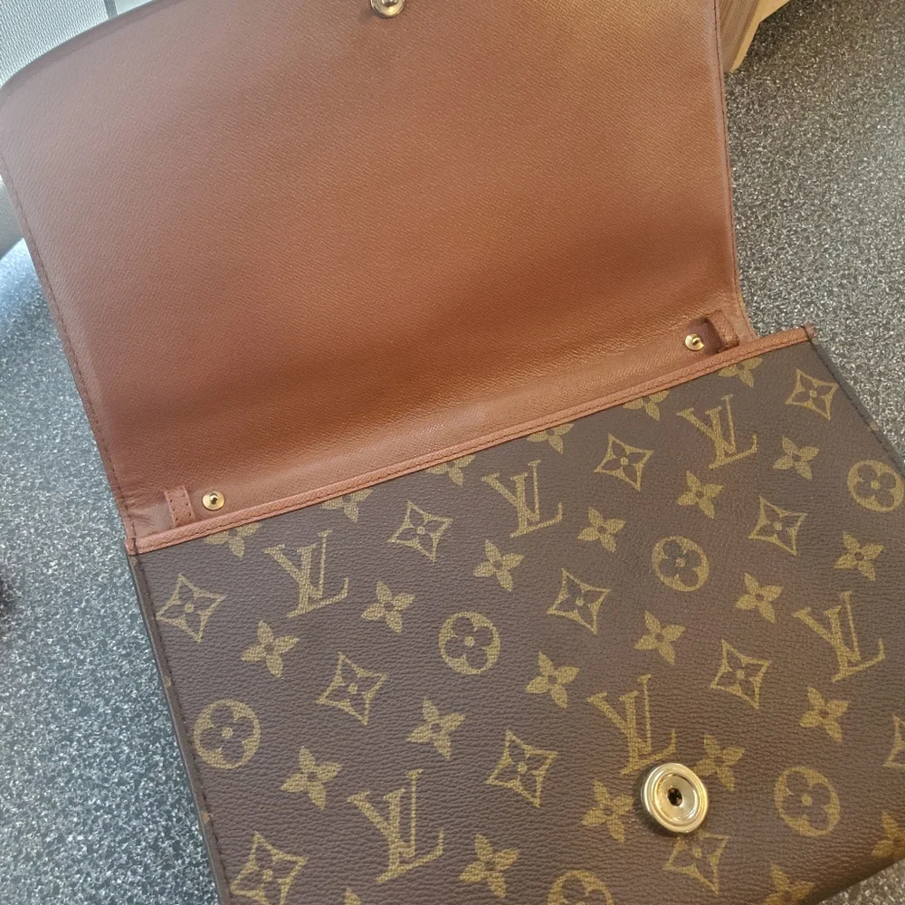 Louis Vuitton Bordeaux Bag with COA