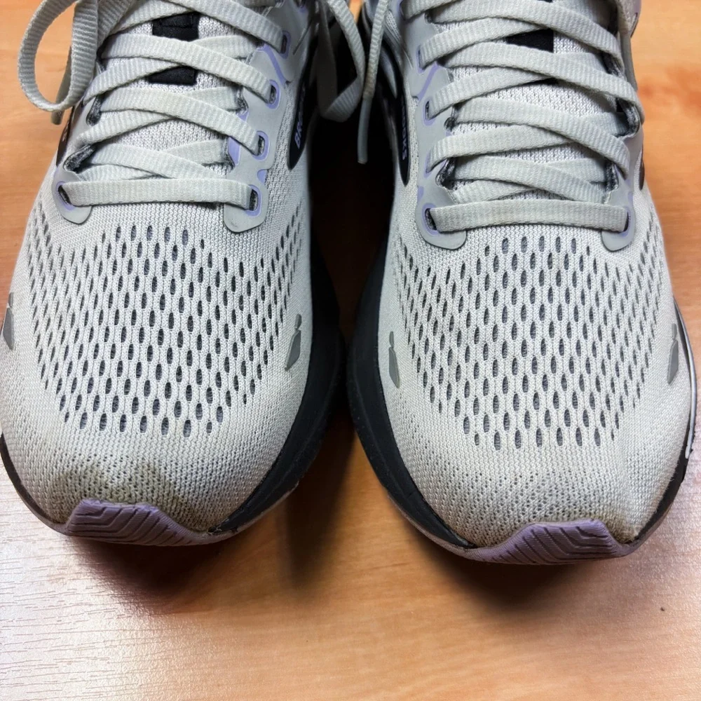 Brooks womens gray