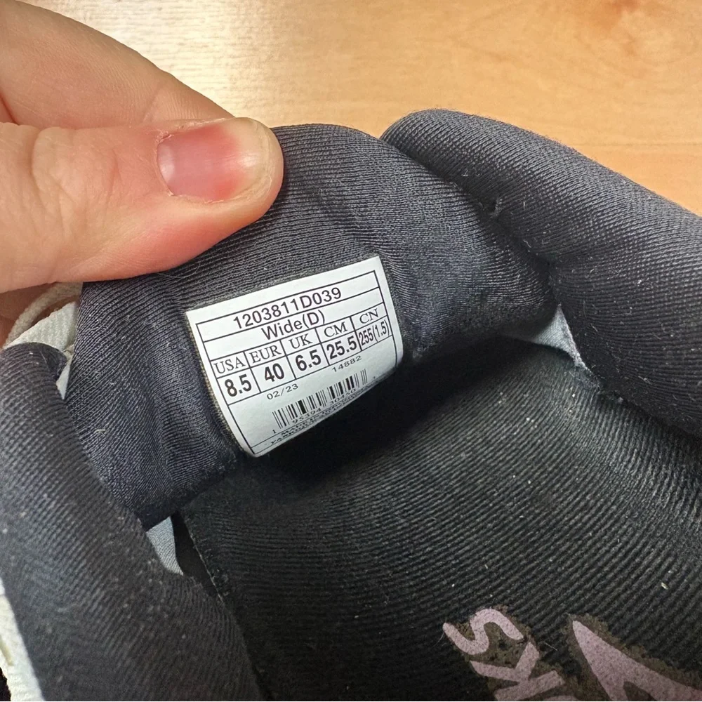 Brooks womens gray