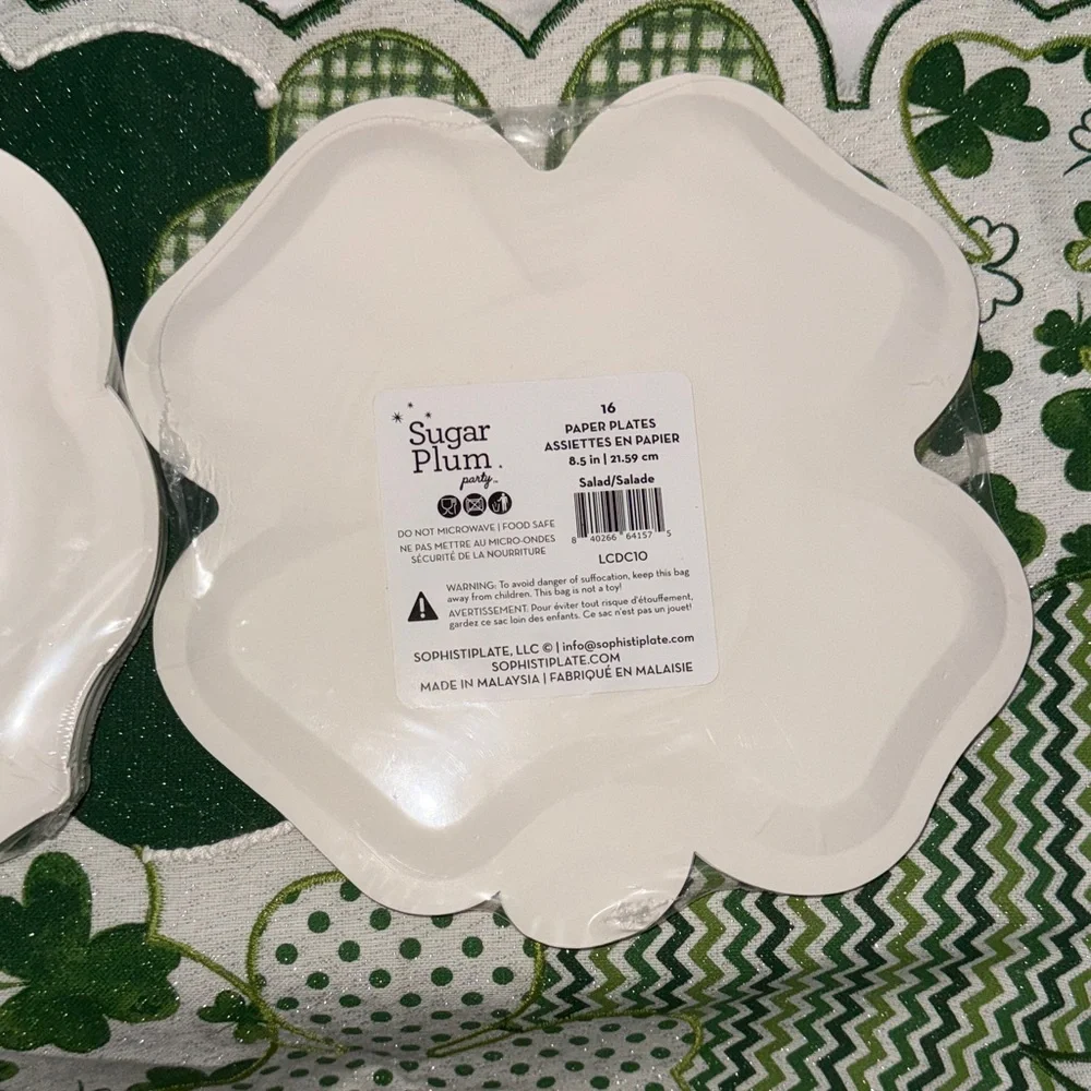 St Patricks Day 2 Sets of 16 Party Plates Sugar Plum Party