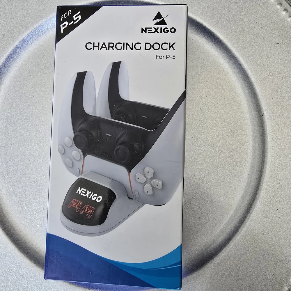 N/A white black charging