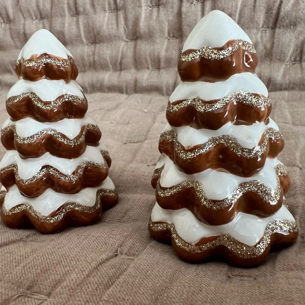 NWT Target Bullseye Ceramic Frosted Mini Gingerbread Christmas Trees Set of 2