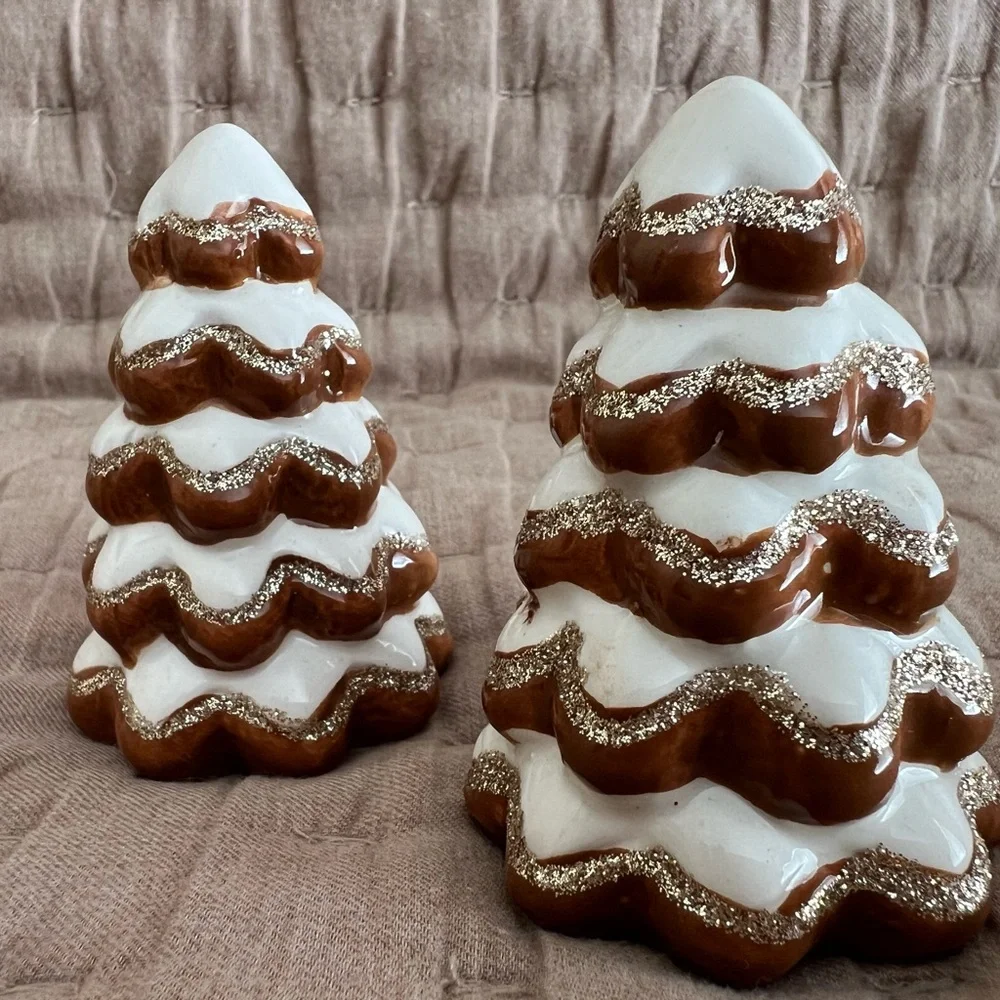 NWT Target Bullseye Ceramic Frosted Mini Gingerbread Christmas Trees Set of 2