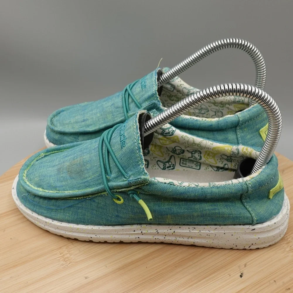 Hey Dude Shoes Kids Y3 Wally Youth Gamer Teal Canvas Slip On 130138360 Flaw