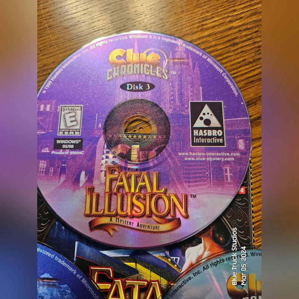 Clue Chronicles Fatal Illusion PC CD-ROM Game Windows 95 98 Hasbro 3 Disc Set