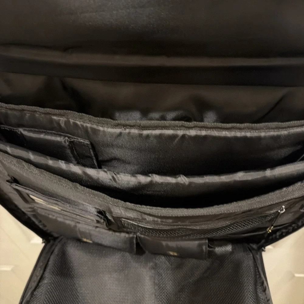 Targus Citygear Laptop Bag Cross Body Nylon 16x12x3 Black Travel School Business